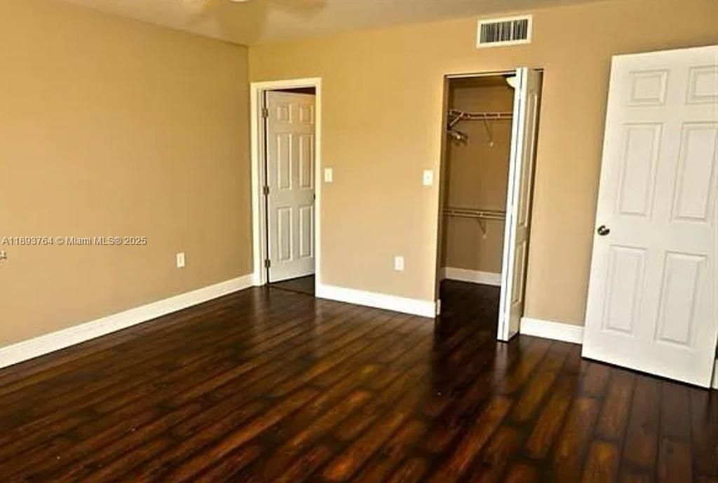 For Sale: $113,900 (1 beds, 1 baths, 833 Square Feet)