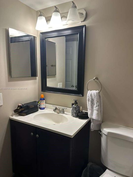 For Sale: $113,900 (1 beds, 1 baths, 833 Square Feet)