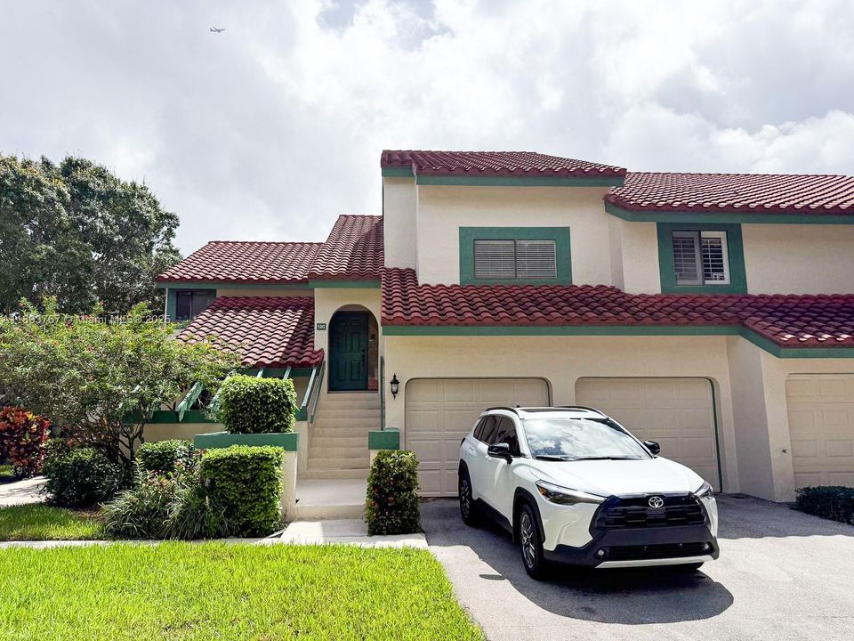 出租: $2,700 (2 贝兹, 2 浴室, 1275 平方英尺)