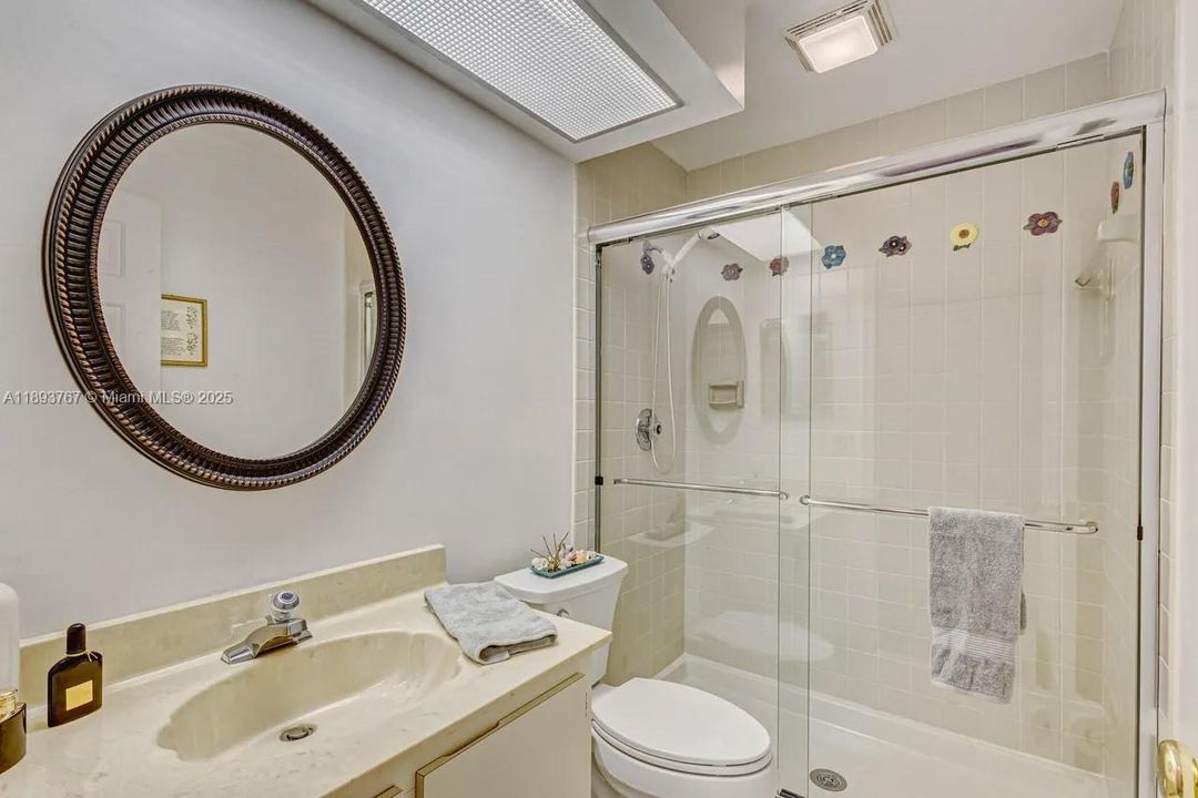 出租: $2,700 (2 贝兹, 2 浴室, 1275 平方英尺)