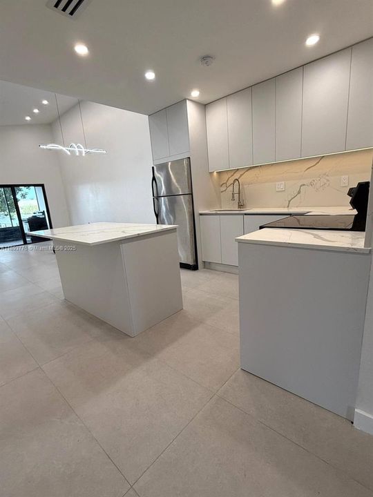 待售: $509,900 (3 贝兹, 2 浴室, 1131 平方英尺)