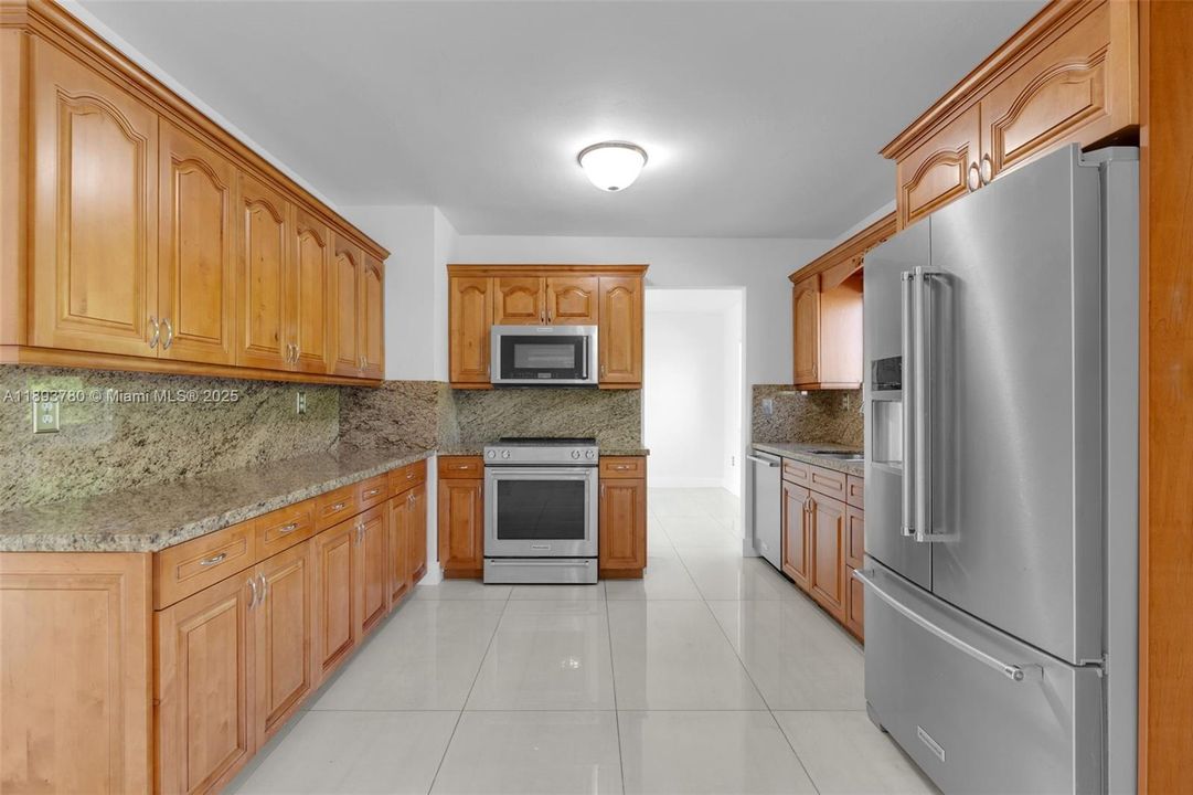 Active With Contract: $4,500 (3 beds, 2 baths, 1488 Square Feet)