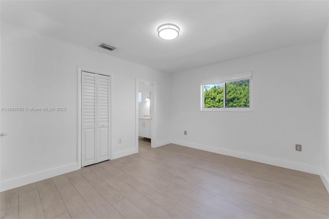 Active With Contract: $4,500 (3 beds, 2 baths, 1488 Square Feet)