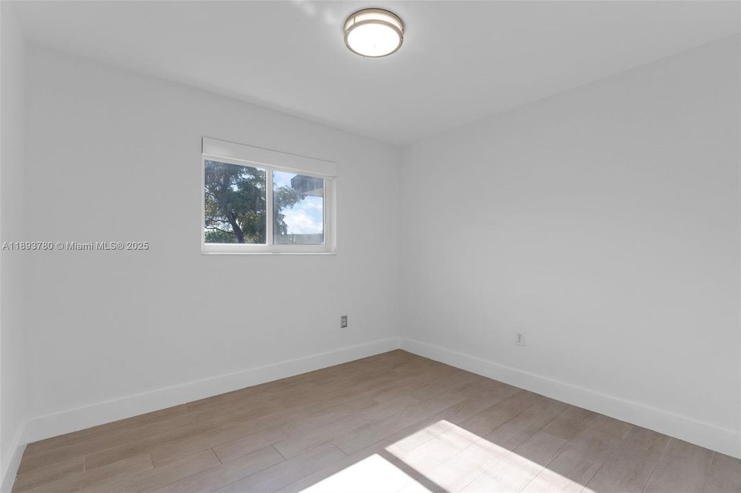 Active With Contract: $4,500 (3 beds, 2 baths, 1488 Square Feet)