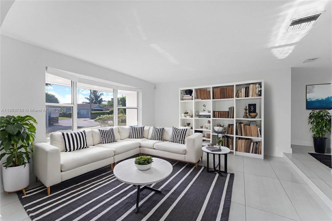 Active With Contract: $4,500 (3 beds, 2 baths, 1488 Square Feet)