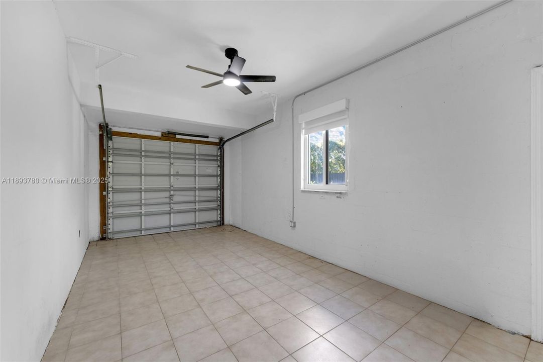 Active With Contract: $4,500 (3 beds, 2 baths, 1488 Square Feet)