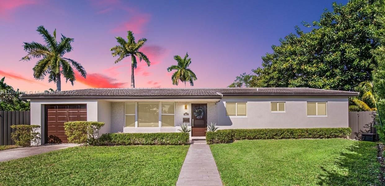 Active With Contract: $4,500 (3 beds, 2 baths, 1488 Square Feet)