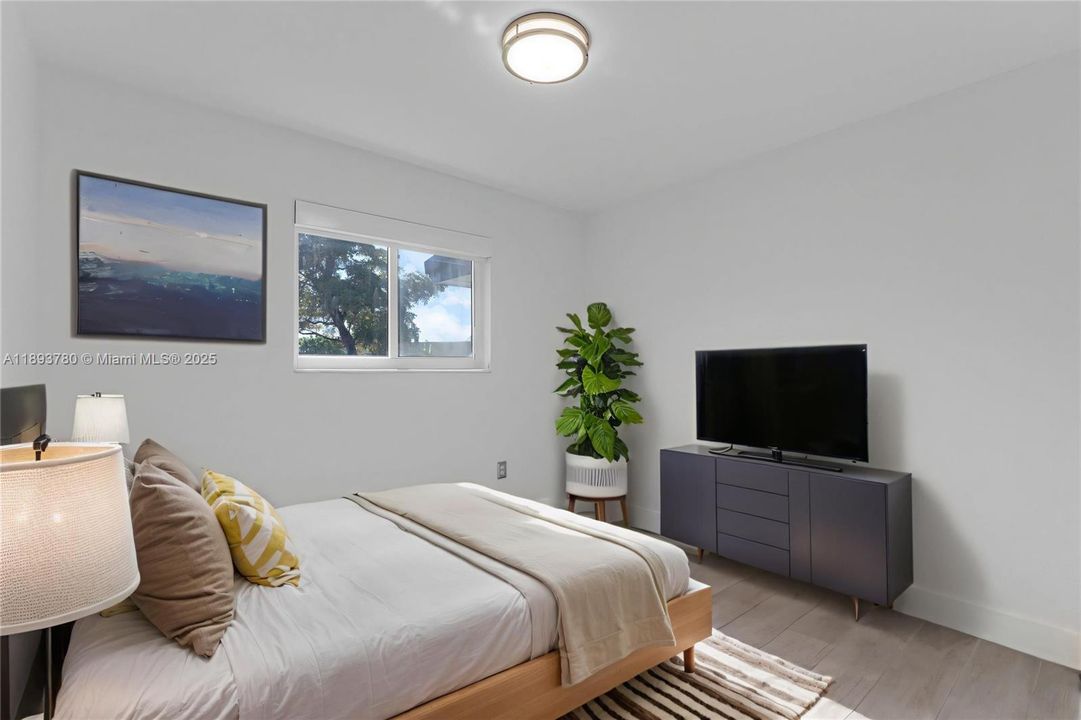 Active With Contract: $4,500 (3 beds, 2 baths, 1488 Square Feet)