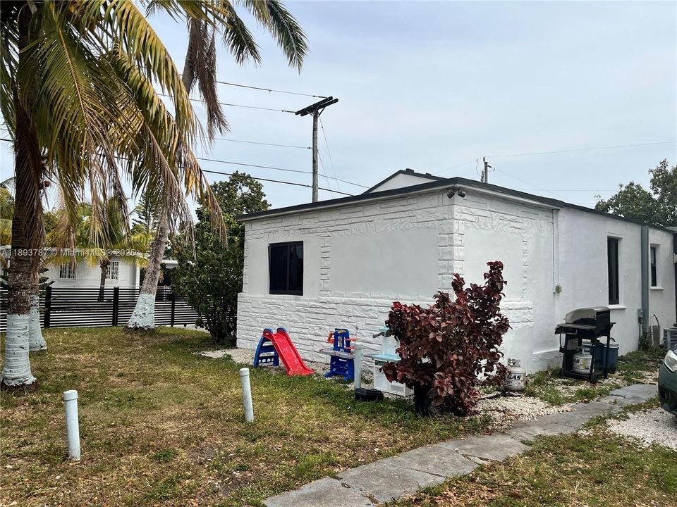 For Sale: $898,900 (0 beds, 0 baths, 2005 Square Feet)