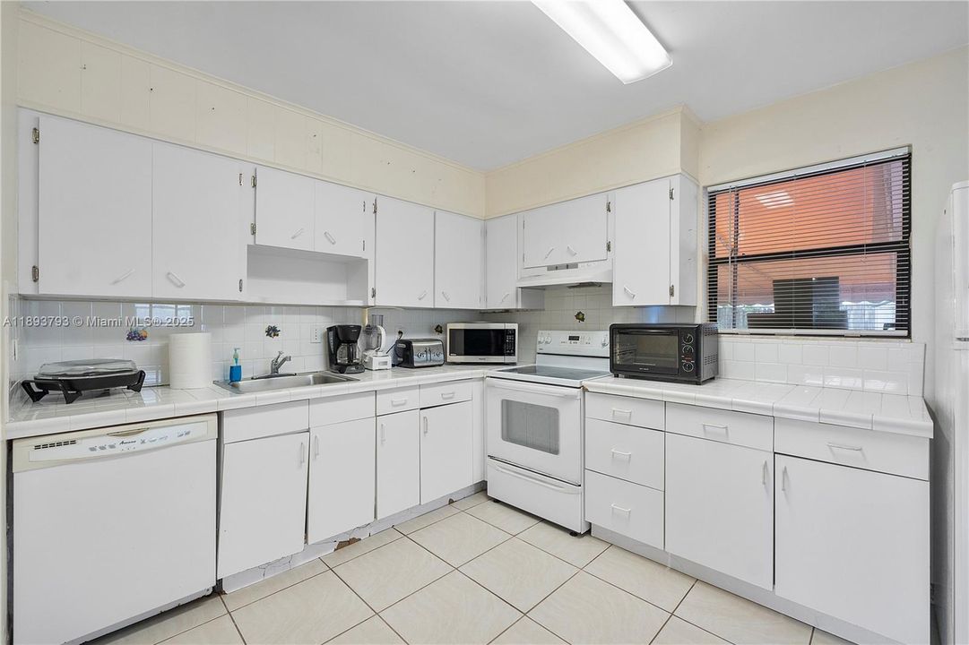 Activo con contrato: $440,000 (3 camas, 2 baños, 1284 Pies cuadrados)