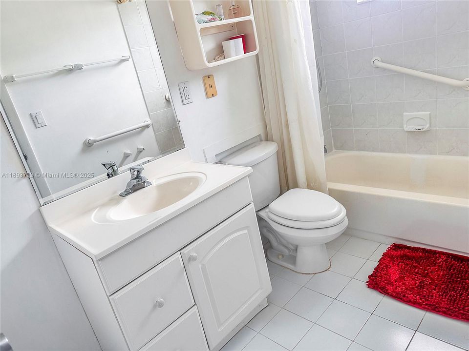 Activo con contrato: $440,000 (3 camas, 2 baños, 1284 Pies cuadrados)