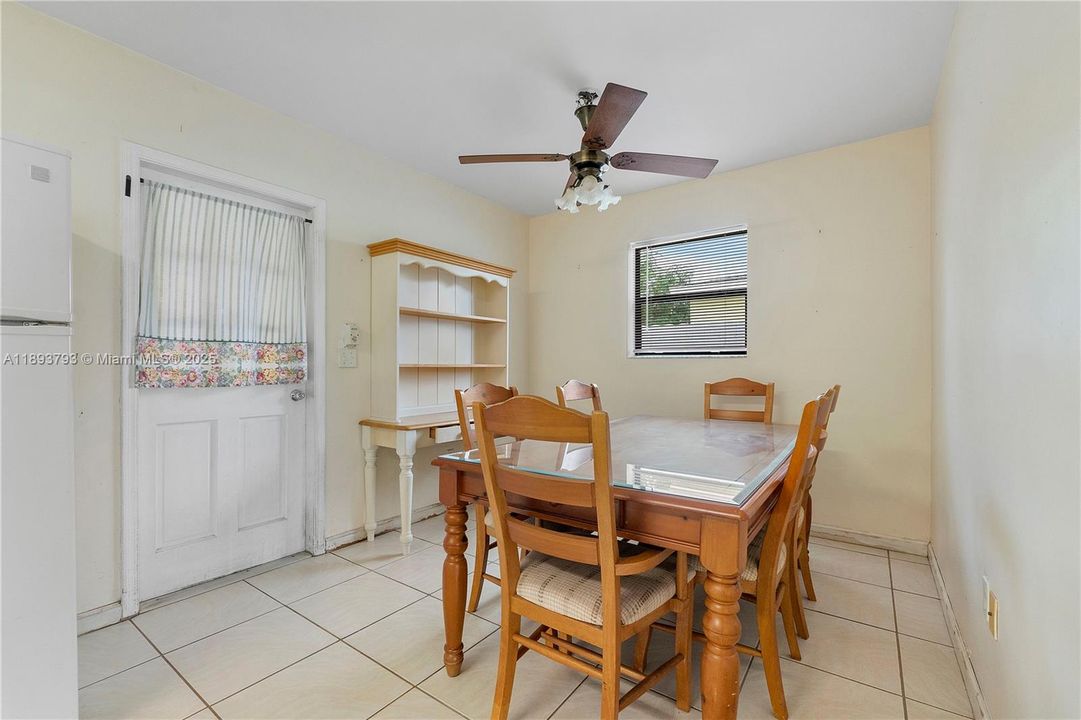 Activo con contrato: $440,000 (3 camas, 2 baños, 1284 Pies cuadrados)