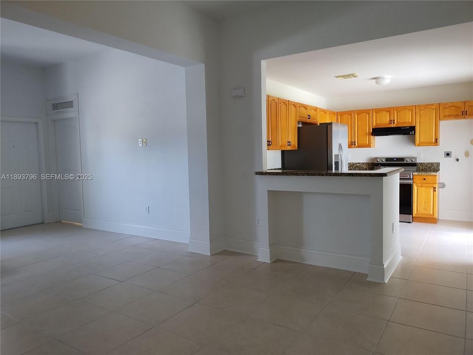 На продажу: $450,000 (3 спален, 2 ванн, 1231 Квадратных фут)