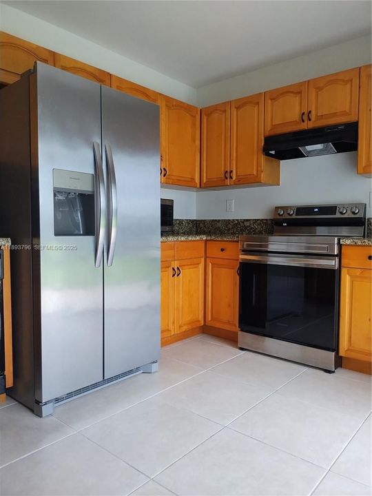 На продажу: $450,000 (3 спален, 2 ванн, 1231 Квадратных фут)