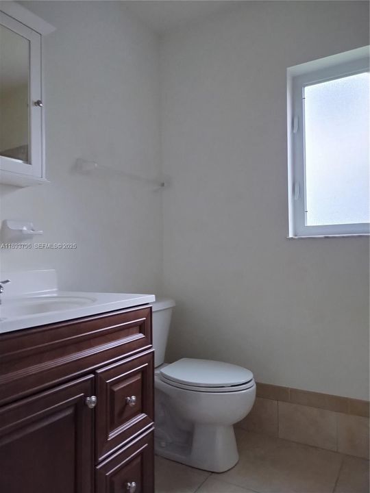 На продажу: $450,000 (3 спален, 2 ванн, 1231 Квадратных фут)