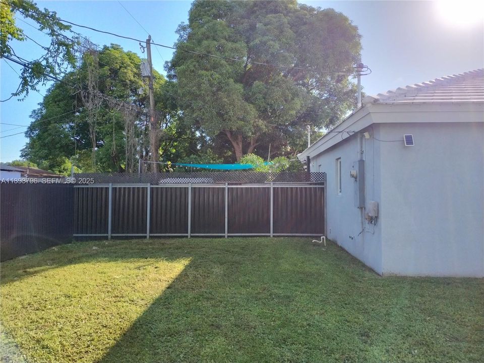 На продажу: $450,000 (3 спален, 2 ванн, 1231 Квадратных фут)