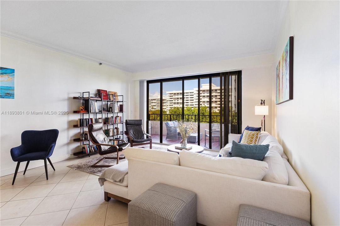 На продажу: $1,200,000 (2 спален, 2 ванн, 1532 Квадратных фут)