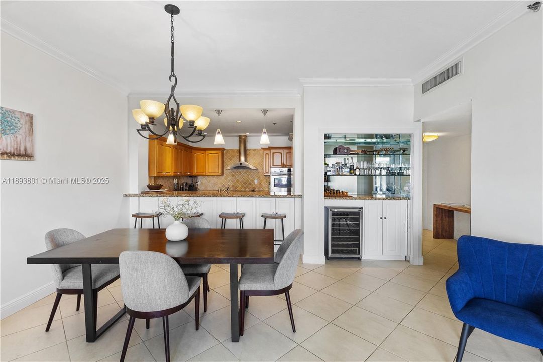 На продажу: $1,200,000 (2 спален, 2 ванн, 1532 Квадратных фут)