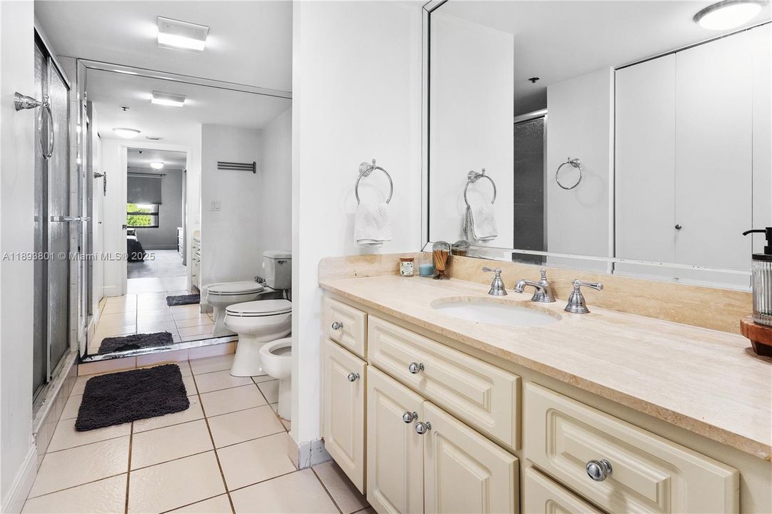 На продажу: $1,200,000 (2 спален, 2 ванн, 1532 Квадратных фут)