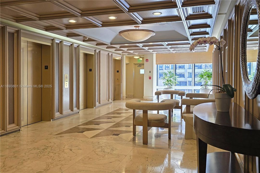 На продажу: $1,200,000 (2 спален, 2 ванн, 1532 Квадратных фут)