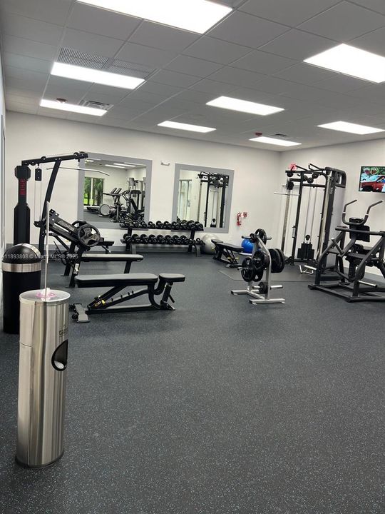 For Rent: $1,800 (1 beds, 1 baths, 767 Square Feet)