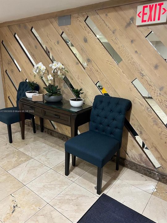 For Rent: $1,800 (1 beds, 1 baths, 767 Square Feet)