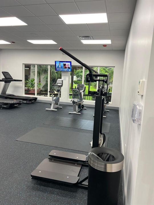 For Rent: $1,800 (1 beds, 1 baths, 767 Square Feet)