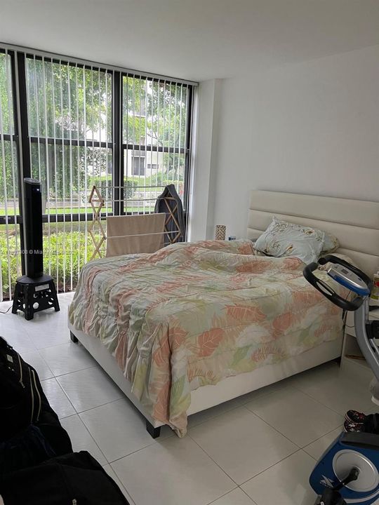 For Rent: $1,800 (1 beds, 1 baths, 767 Square Feet)