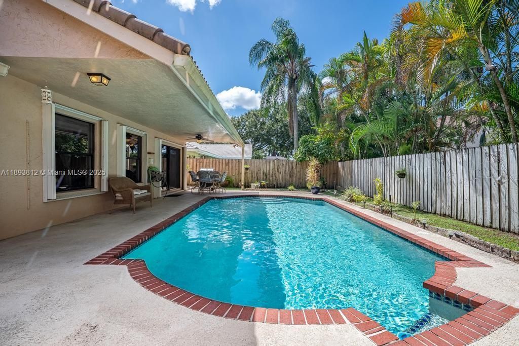 待售: $889,000 (4 贝兹, 3 浴室, 2488 平方英尺)