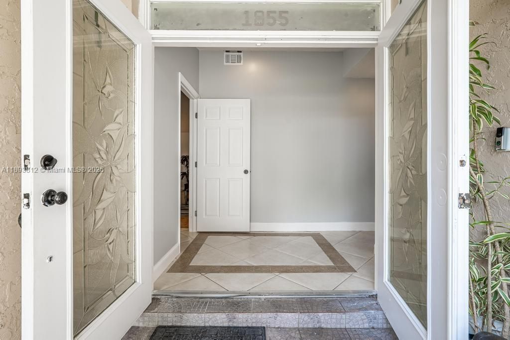 待售: $889,000 (4 贝兹, 3 浴室, 2488 平方英尺)