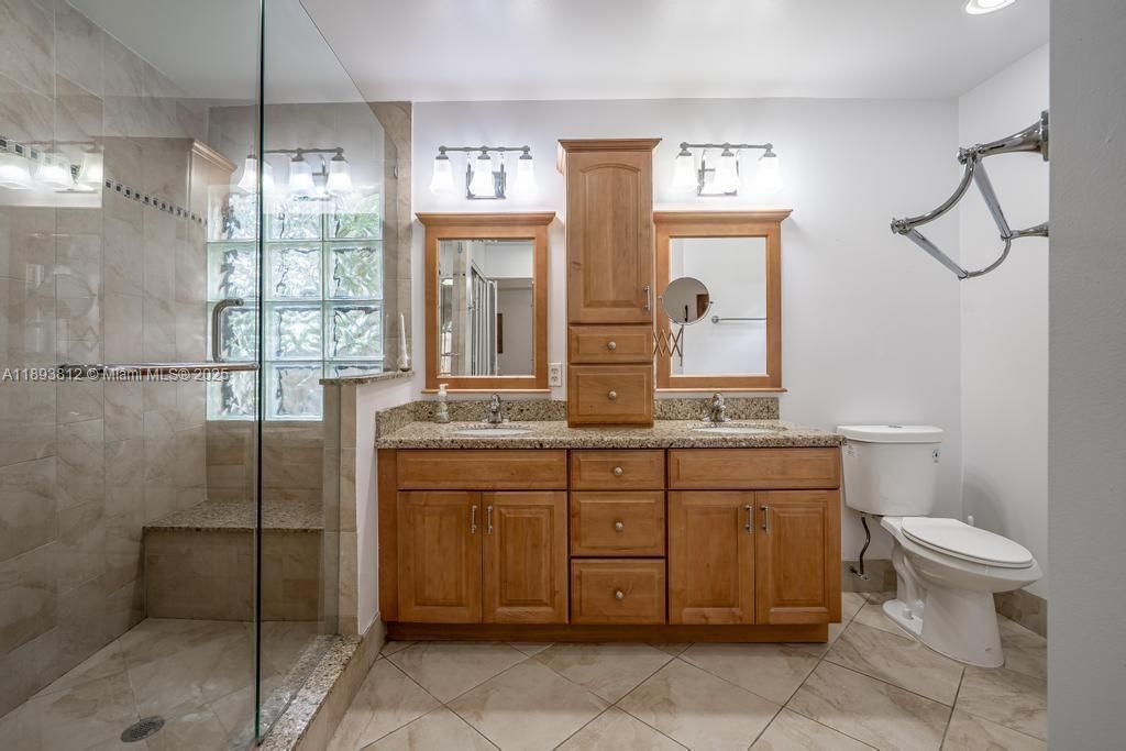 待售: $889,000 (4 贝兹, 3 浴室, 2488 平方英尺)