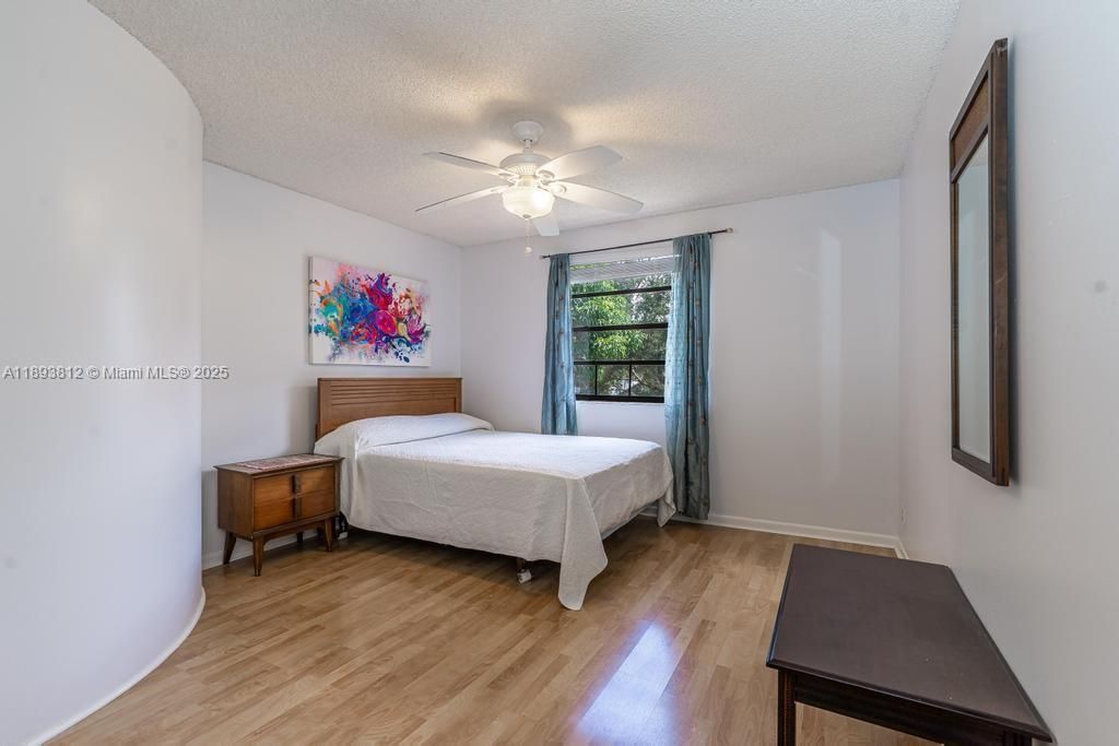 待售: $889,000 (4 贝兹, 3 浴室, 2488 平方英尺)