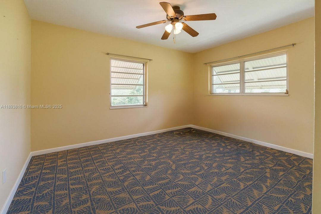 Vendido Recientemente: $850,000 (3 camas, 2 baños, 1660 Pies cuadrados)