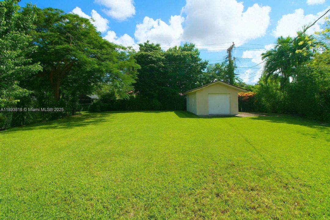 Vendido Recientemente: $850,000 (3 camas, 2 baños, 1660 Pies cuadrados)