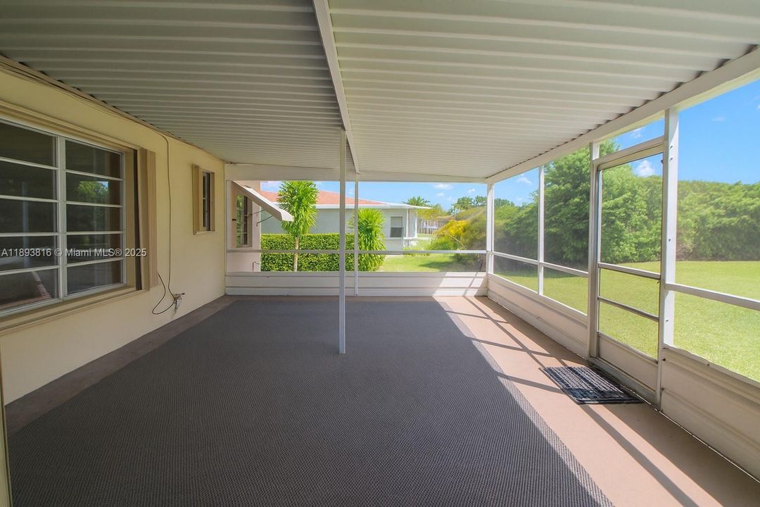 Vendido Recientemente: $850,000 (3 camas, 2 baños, 1660 Pies cuadrados)