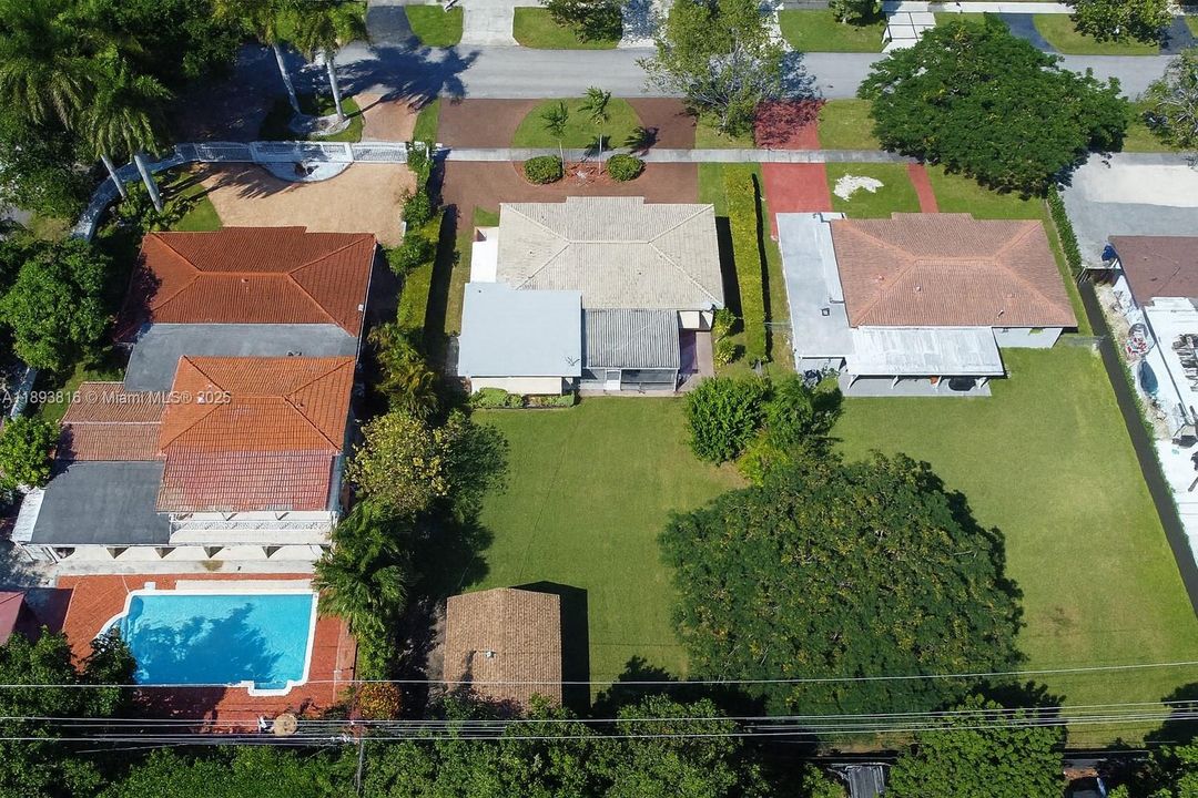 Vendido Recientemente: $850,000 (3 camas, 2 baños, 1660 Pies cuadrados)