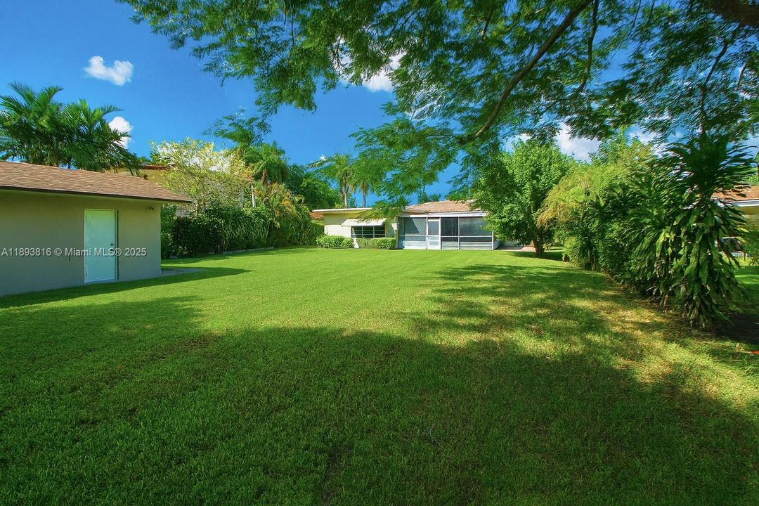 Vendido Recientemente: $850,000 (3 camas, 2 baños, 1660 Pies cuadrados)