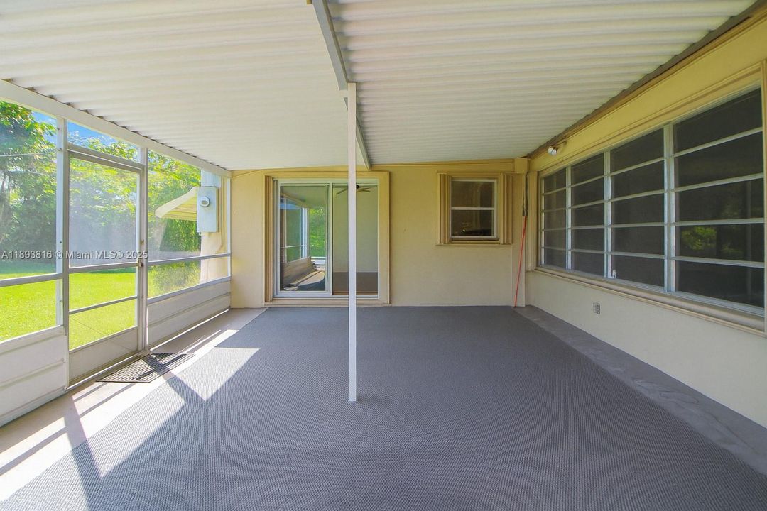 Vendido Recientemente: $850,000 (3 camas, 2 baños, 1660 Pies cuadrados)