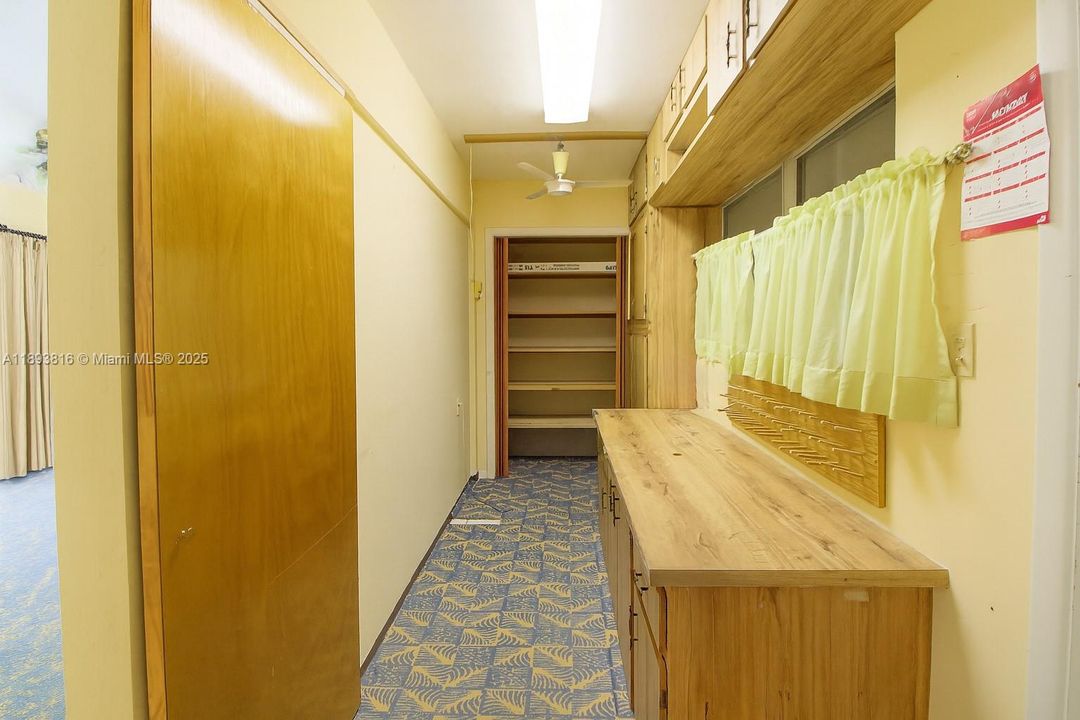 Vendido Recientemente: $850,000 (3 camas, 2 baños, 1660 Pies cuadrados)