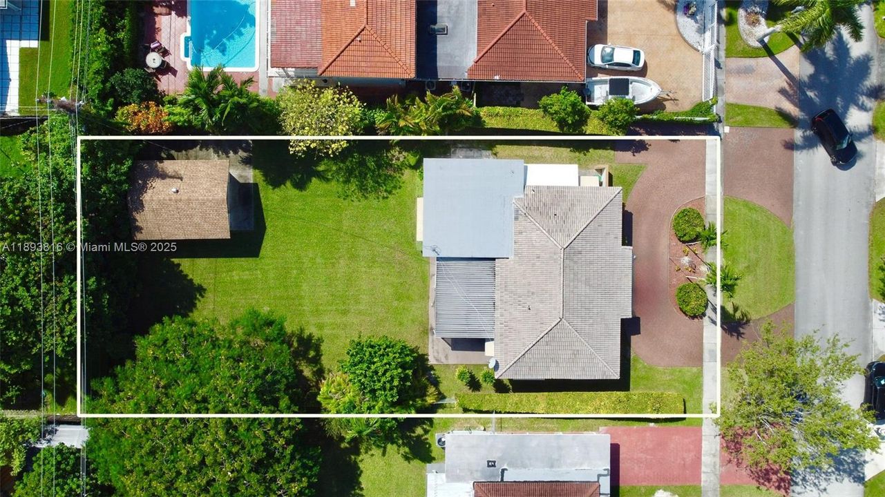 Vendido Recientemente: $850,000 (3 camas, 2 baños, 1660 Pies cuadrados)