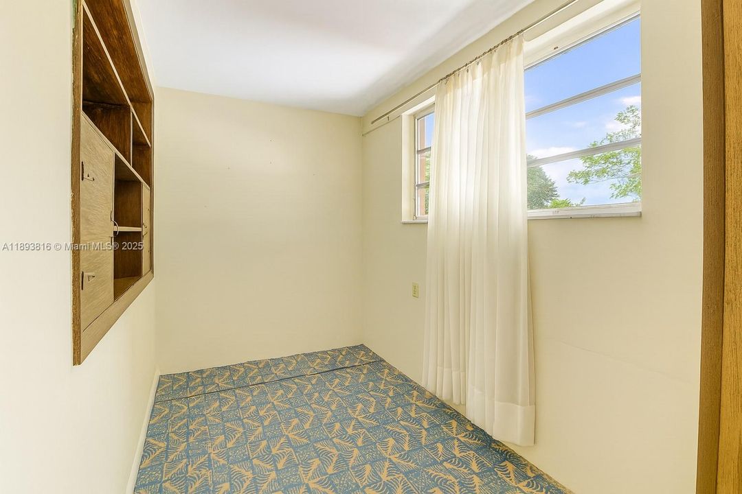 Vendido Recientemente: $850,000 (3 camas, 2 baños, 1660 Pies cuadrados)