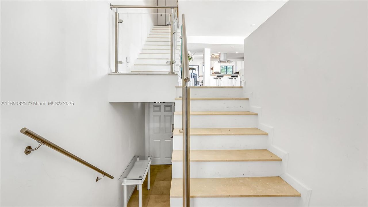 For Sale: $1,200,000 (3 beds, 3 baths, 1680 Square Feet)