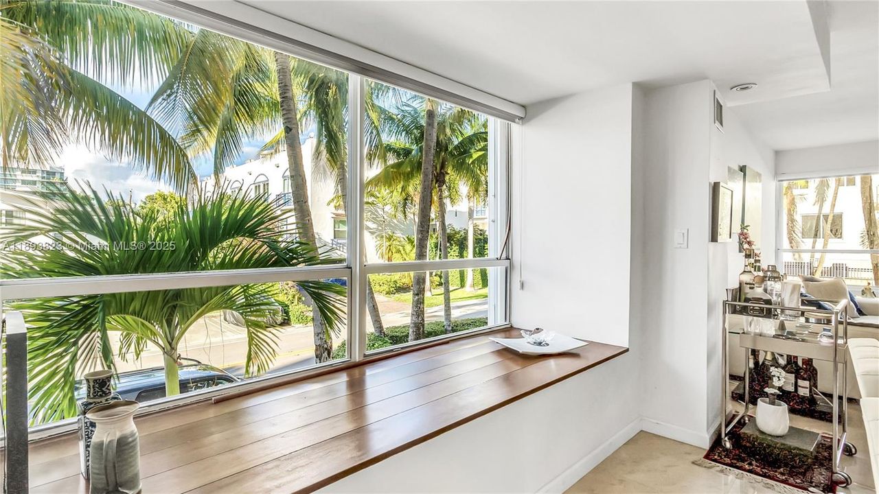 For Sale: $1,200,000 (3 beds, 3 baths, 1680 Square Feet)