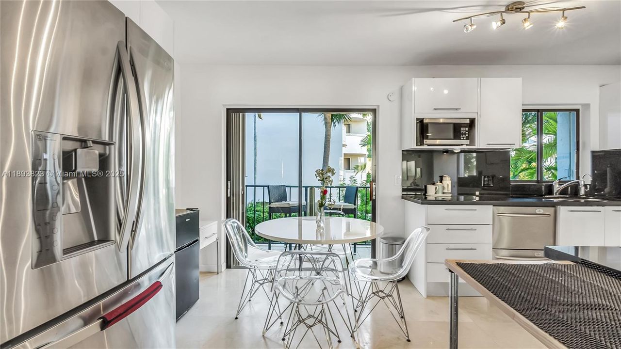 For Sale: $1,200,000 (3 beds, 3 baths, 1680 Square Feet)