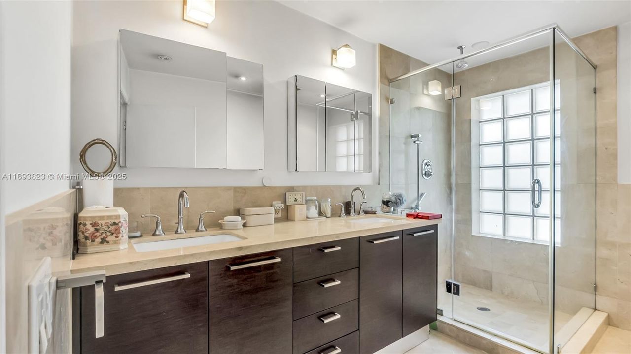 For Sale: $1,200,000 (3 beds, 3 baths, 1680 Square Feet)