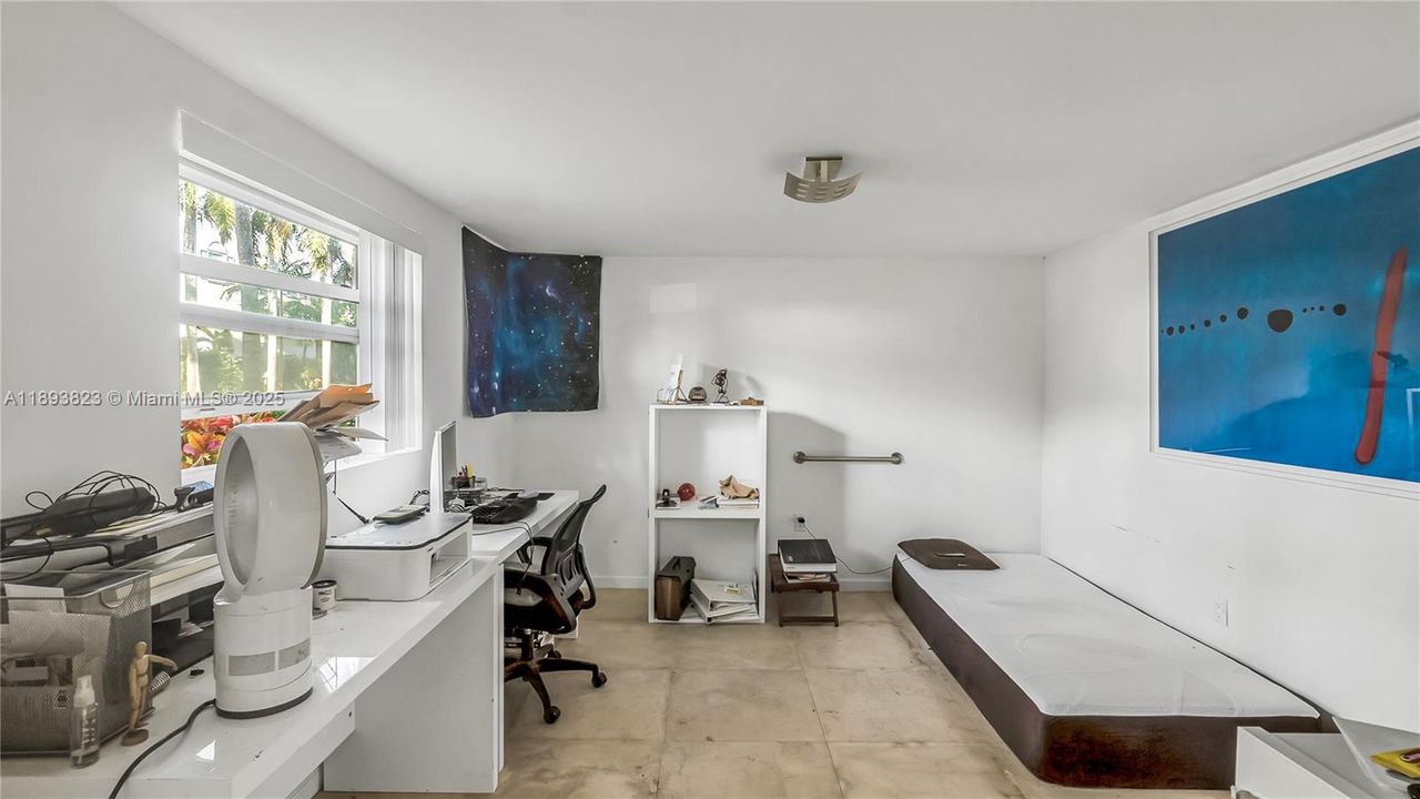 For Sale: $1,200,000 (3 beds, 3 baths, 1680 Square Feet)