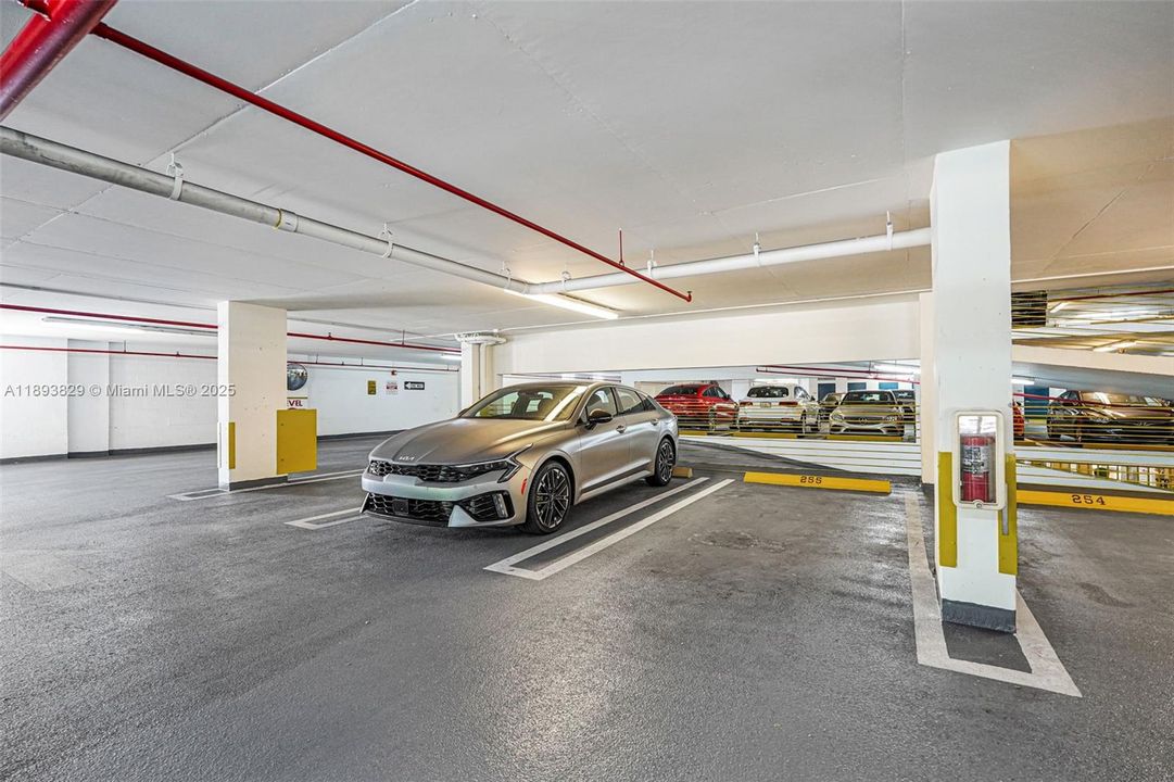 Active With Contract: $484,999 (2 beds, 2 baths, 1180 Square Feet)