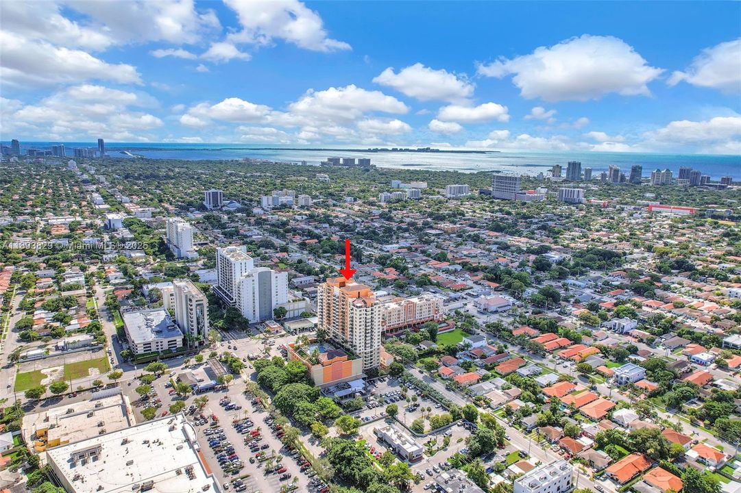 Active With Contract: $484,999 (2 beds, 2 baths, 1180 Square Feet)