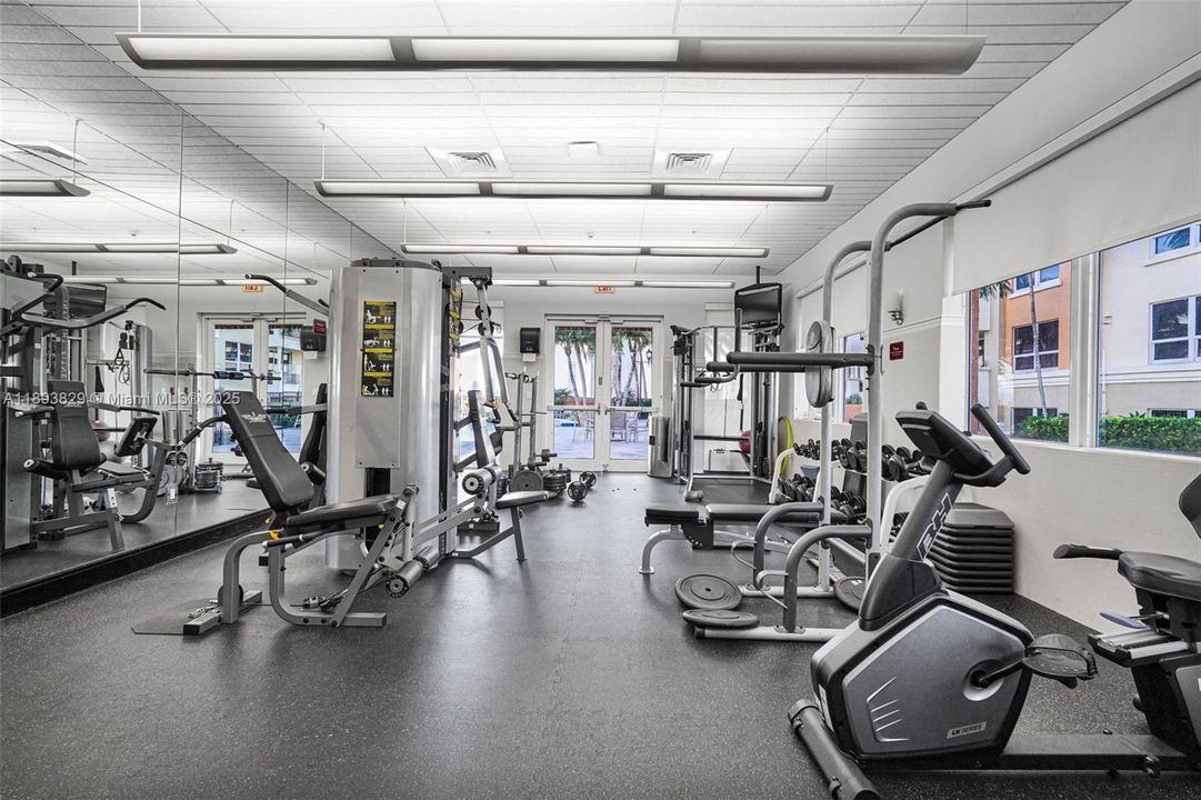 Active With Contract: $484,999 (2 beds, 2 baths, 1180 Square Feet)