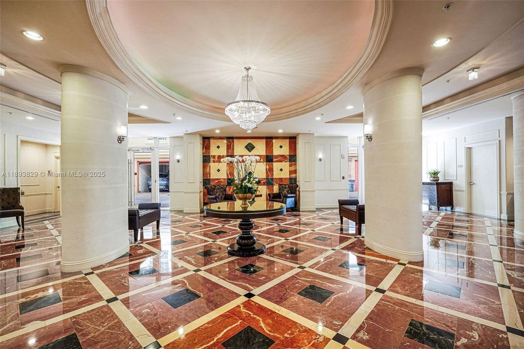 Active With Contract: $484,999 (2 beds, 2 baths, 1180 Square Feet)